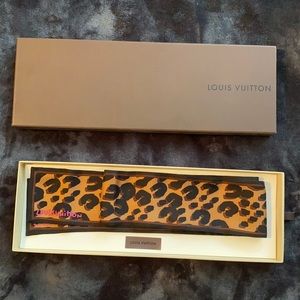 LV scarf (purse bow)